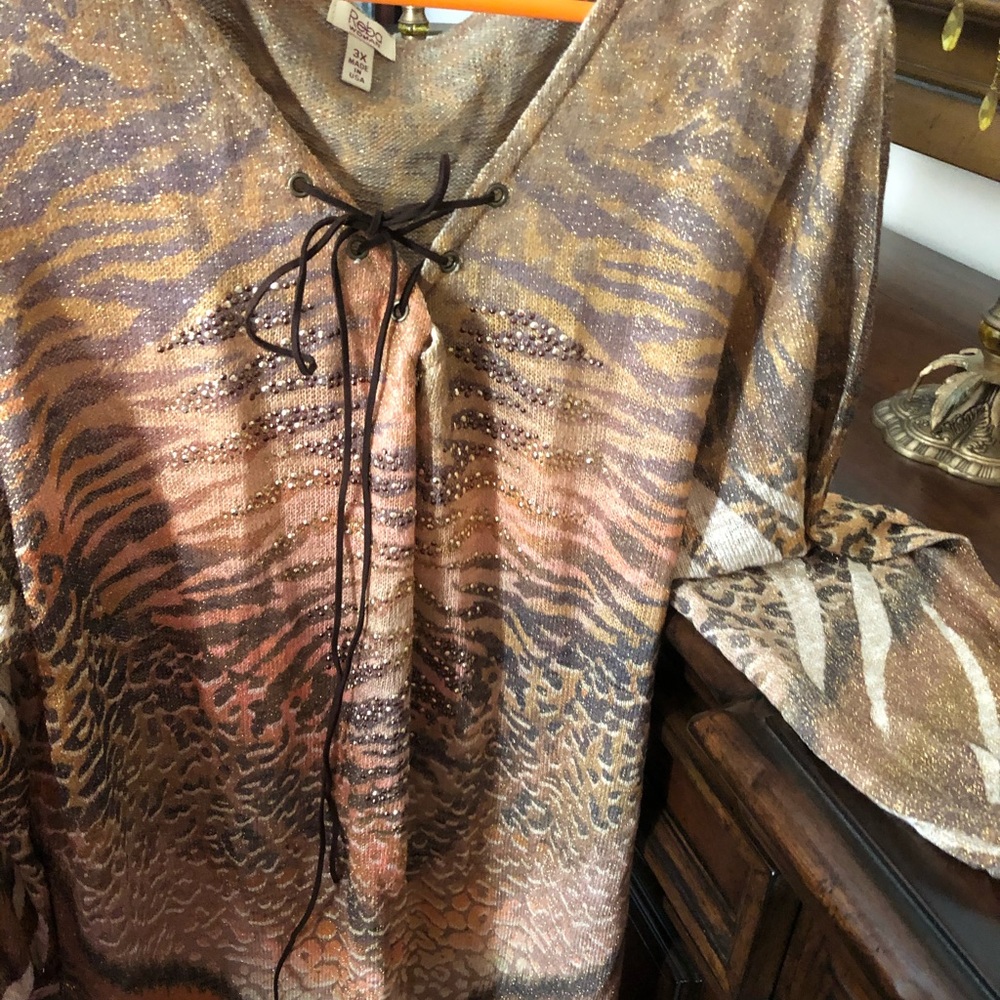Blouse - Picture 2 of 3